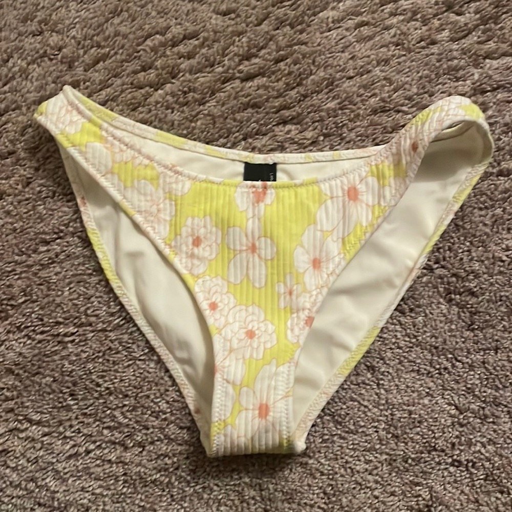 Triangl bikini large full coverage
